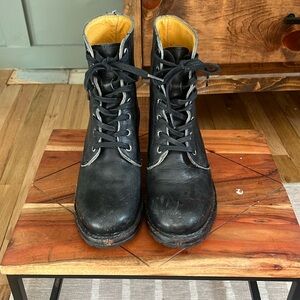 Frye Sabrina Lace-Up Boots